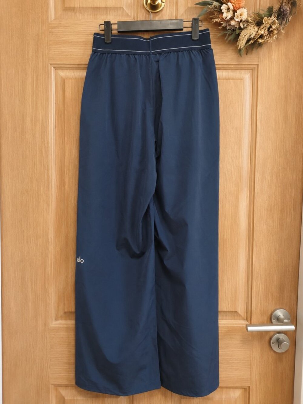 NWT Alo Yoga Suit Up Trouser πΏ Navy Blue Regular 30" Inseam π§ - Picture 3 of 8